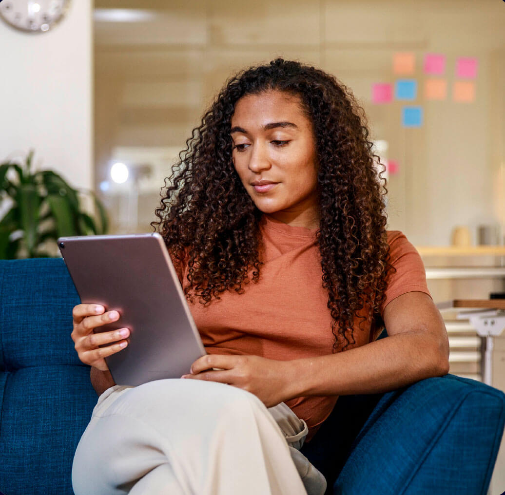 A B2B marketing professional reads the B2B Newsletter Infographic